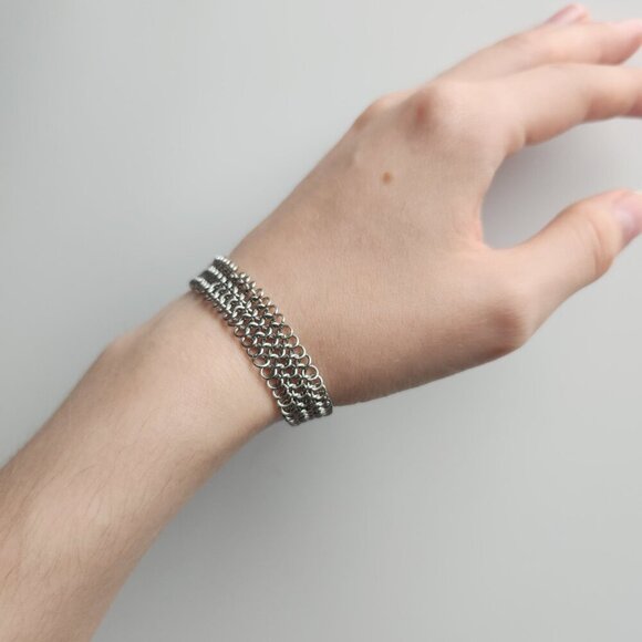 Vintage unique modern medieval dainty silver chain mail bracelet - Picture 5 of 11